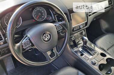 Внедорожник / Кроссовер Volkswagen Touareg 2012 в Черновцах