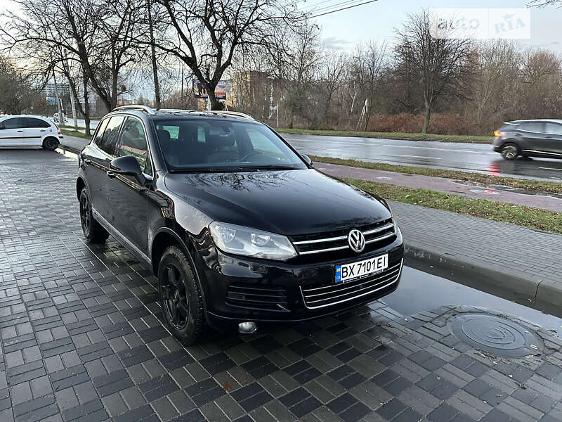 Позашляховик / Кросовер Volkswagen Touareg 2014 в Хмельницькому