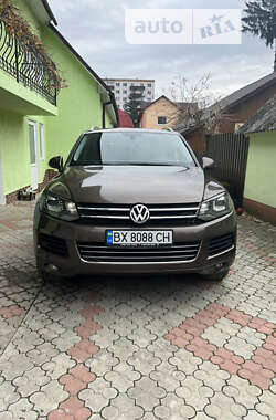 Внедорожник / Кроссовер Volkswagen Touareg 2014 в Каменец-Подольском