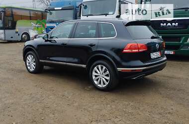 Внедорожник / Кроссовер Volkswagen Touareg 2016 в Черновцах