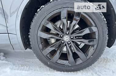 Внедорожник / Кроссовер Volkswagen Touareg 2019 в 