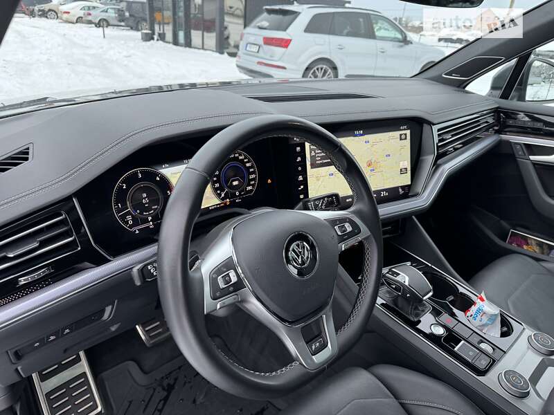Позашляховик / Кросовер Volkswagen Touareg 2019 в Львові