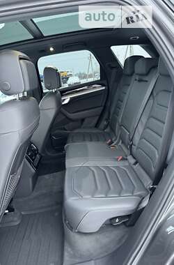 Внедорожник / Кроссовер Volkswagen Touareg 2019 в 