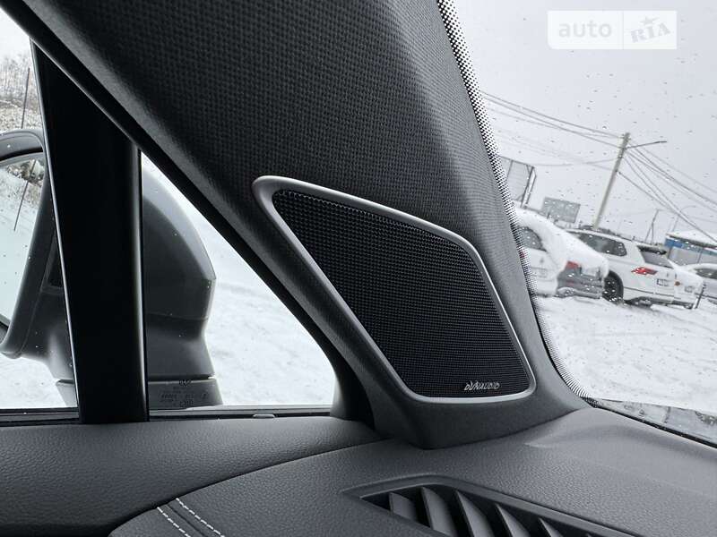Позашляховик / Кросовер Volkswagen Touareg 2019 в Львові