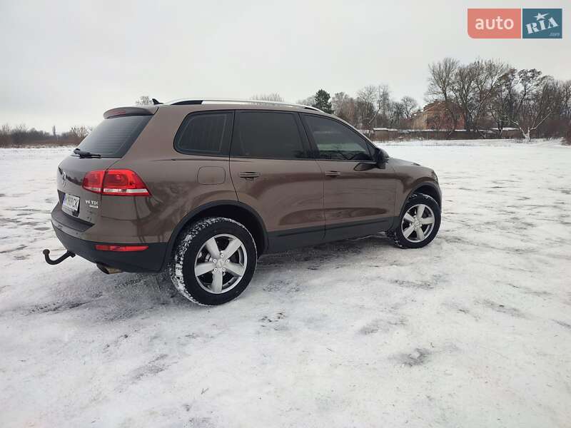 Позашляховик / Кросовер Volkswagen Touareg 2012 в Бердичеві