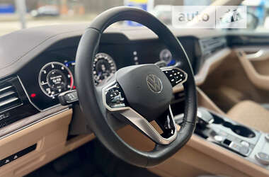 Позашляховик / Кросовер Volkswagen Touareg 2021 в Дніпрі