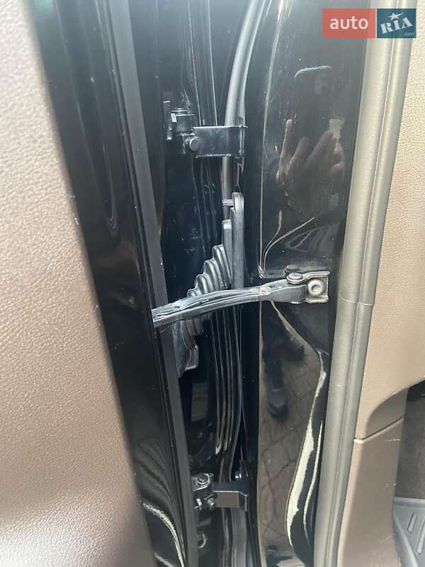 Внедорожник / Кроссовер Volkswagen Touareg 2012 в Надворной