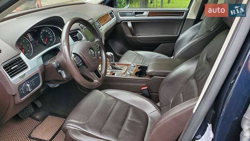 Внедорожник / Кроссовер Volkswagen Touareg 2017 в Киеве