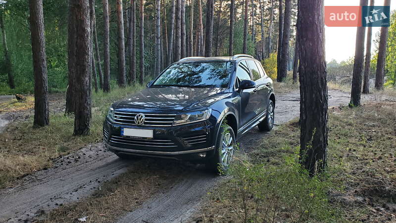 Внедорожник / Кроссовер Volkswagen Touareg 2017 в Киеве