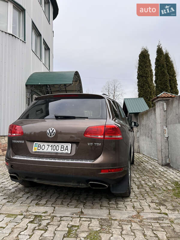 Внедорожник / Кроссовер Volkswagen Touareg 2013 в Тернополе