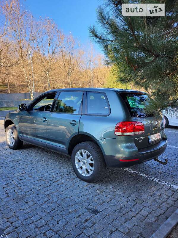 Внедорожник / Кроссовер Volkswagen Touareg 2004 в Одессе
