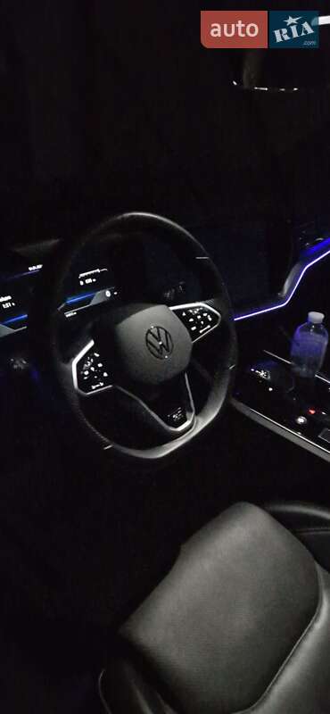 Позашляховик / Кросовер Volkswagen Touareg 2021 в Києві