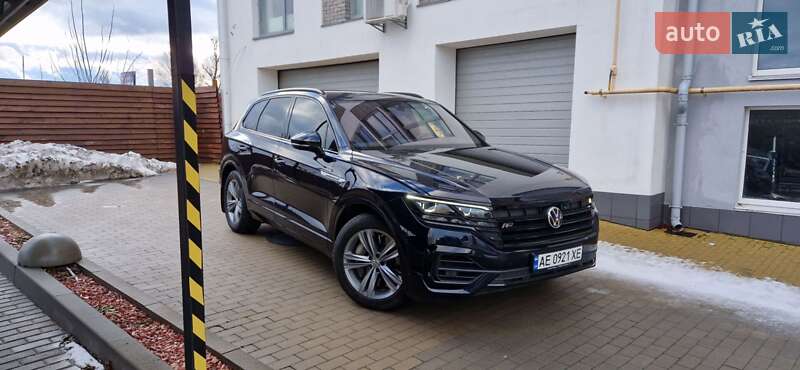 Позашляховик / Кросовер Volkswagen Touareg 2021 в Києві