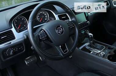 Внедорожник / Кроссовер Volkswagen Touareg 2013 в Хмельницком