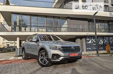 Внедорожник / Кроссовер Volkswagen Touareg 2018 в Львове