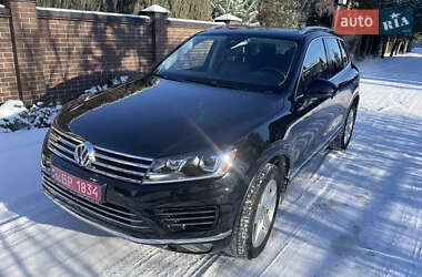 Внедорожник / Кроссовер Volkswagen Touareg 2015 в Львове