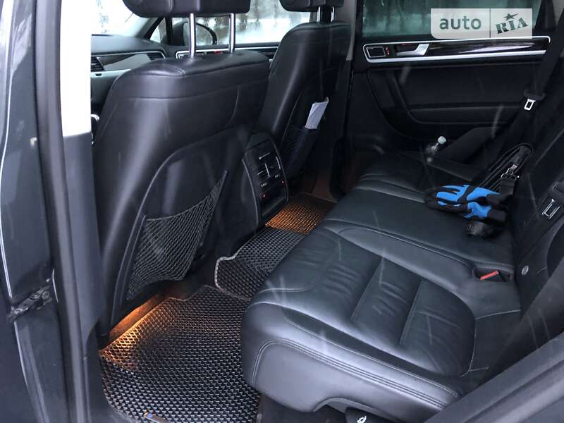 Внедорожник / Кроссовер Volkswagen Touareg 2014 в Дрогобыче