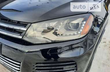 Позашляховик / Кросовер Volkswagen Touareg 2011 в Запоріжжі