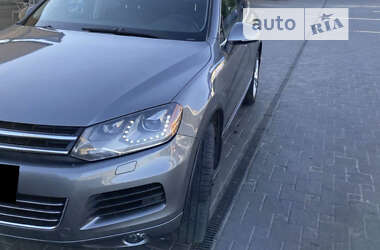 Внедорожник / Кроссовер Volkswagen Touareg 2013 в Тернополе