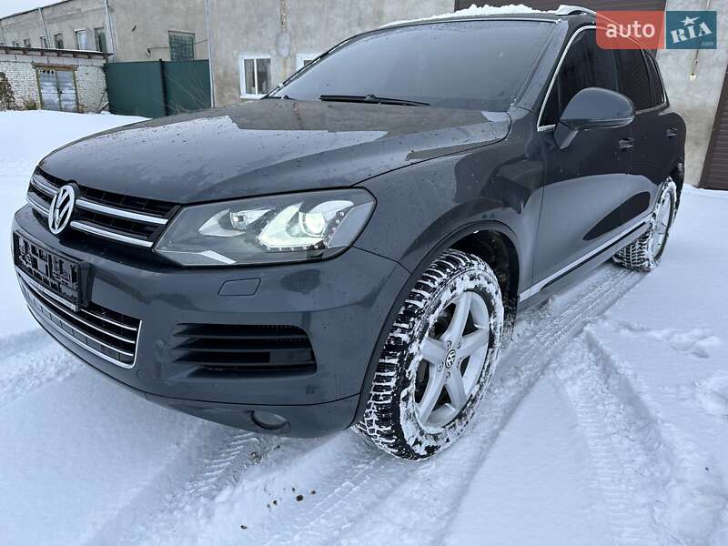 Внедорожник / Кроссовер Volkswagen Touareg 2012 в Виннице
