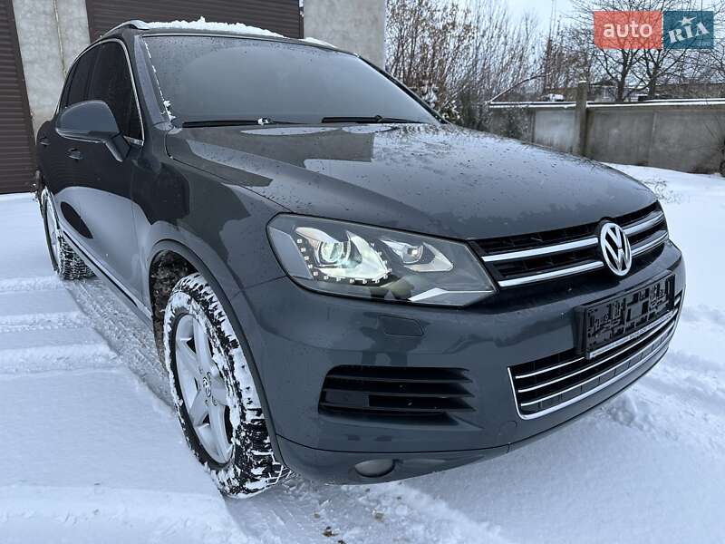Внедорожник / Кроссовер Volkswagen Touareg 2012 в Виннице