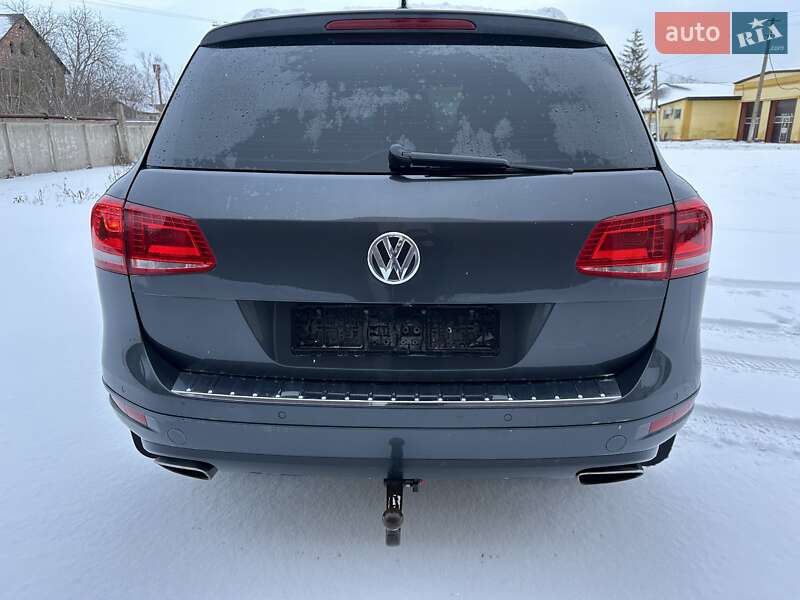 Внедорожник / Кроссовер Volkswagen Touareg 2012 в Виннице