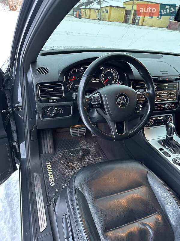 Внедорожник / Кроссовер Volkswagen Touareg 2012 в Виннице