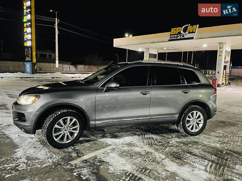 Внедорожник / Кроссовер Volkswagen Touareg 2011 в Радомышле