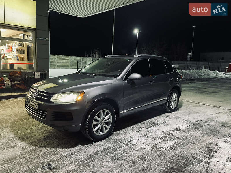 Внедорожник / Кроссовер Volkswagen Touareg 2011 в Радомышле