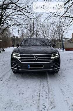 Внедорожник / Кроссовер Volkswagen Touareg 2018 в Летичеве