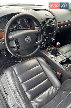 Внедорожник / Кроссовер Volkswagen Touareg 2004 в Славянске