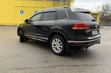 Внедорожник / Кроссовер Volkswagen Touareg 2012 в Кропивницком