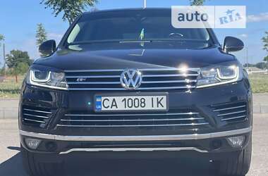 Внедорожник / Кроссовер Volkswagen Touareg 2014 в Черкассах