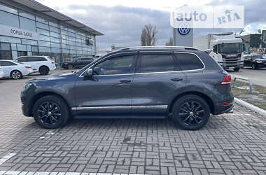 Позашляховик / Кросовер Volkswagen Touareg 2013 в Києві