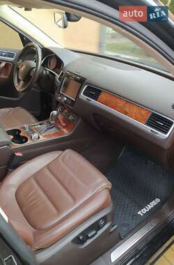 Внедорожник / Кроссовер Volkswagen Touareg 2012 в 