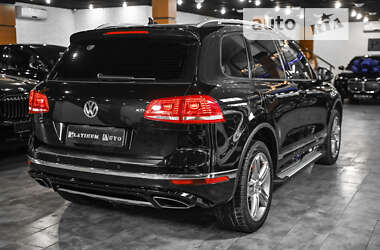 Позашляховик / Кросовер Volkswagen Touareg 2016 в Одесі