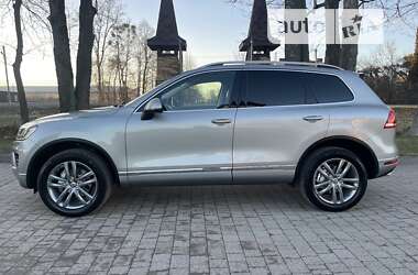 Внедорожник / Кроссовер Volkswagen Touareg 2016 в Стрые