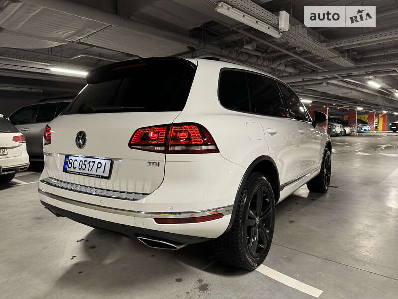 Внедорожник / Кроссовер Volkswagen Touareg 2017 в Львове