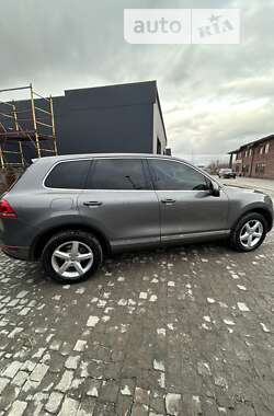 Внедорожник / Кроссовер Volkswagen Touareg 2011 в Тернополе