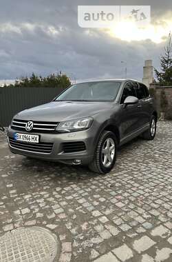 Внедорожник / Кроссовер Volkswagen Touareg 2011 в Тернополе