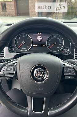 Внедорожник / Кроссовер Volkswagen Touareg 2011 в Тернополе