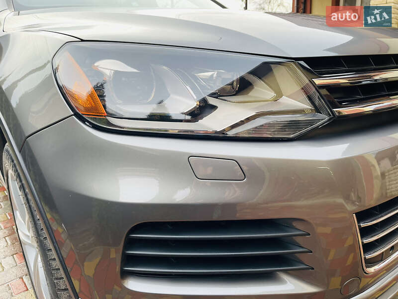 Внедорожник / Кроссовер Volkswagen Touareg 2013 в Смеле