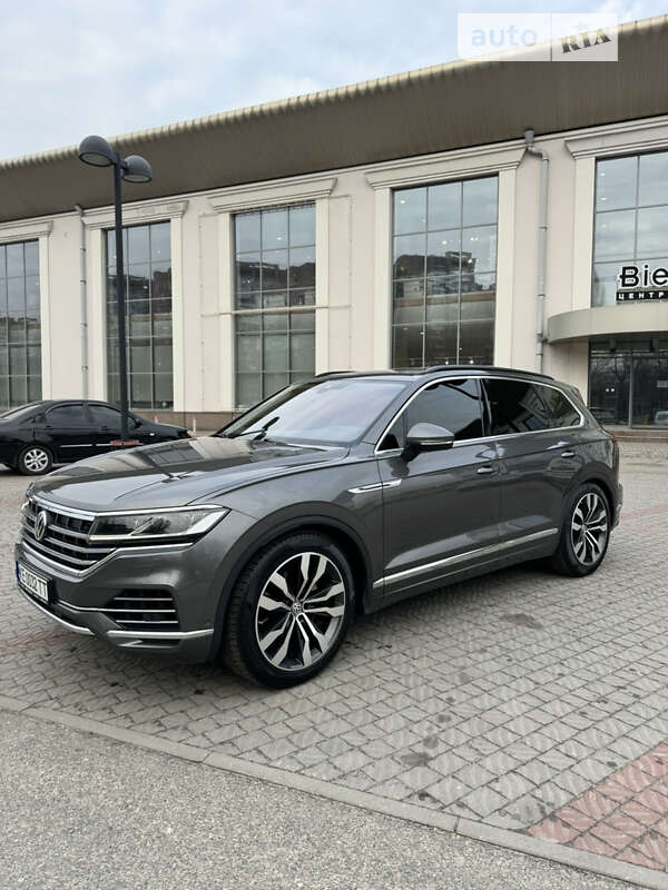 Внедорожник / Кроссовер Volkswagen Touareg 2018 в Днепре