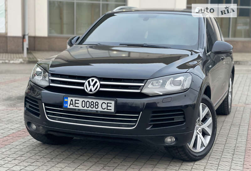 Позашляховик / Кросовер Volkswagen Touareg 2013 в Дніпрі