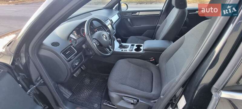 Внедорожник / Кроссовер Volkswagen Touareg 2012 в Сквире