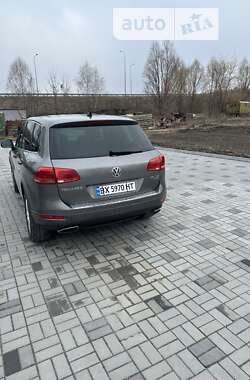 Внедорожник / Кроссовер Volkswagen Touareg 2011 в Хмельницком