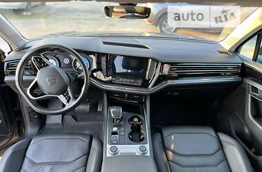 Позашляховик / Кросовер Volkswagen Touareg 2020 в Запоріжжі