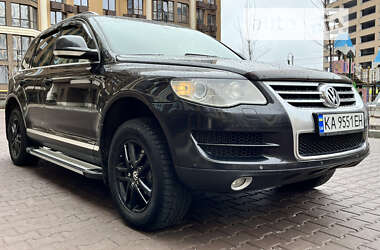 Позашляховик / Кросовер Volkswagen Touareg 2010 в Києві