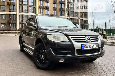 Внедорожник / Кроссовер Volkswagen Touareg 2010 в Киеве