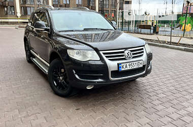 Позашляховик / Кросовер Volkswagen Touareg 2010 в Києві